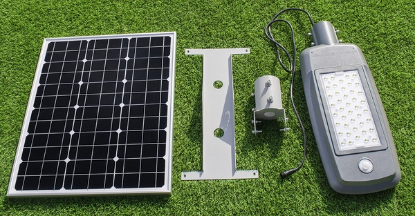 eclairage solaire avec detecteur de mouvement incl kit de montage