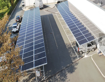 les grands parkings à être couverts par des panneaux solaires