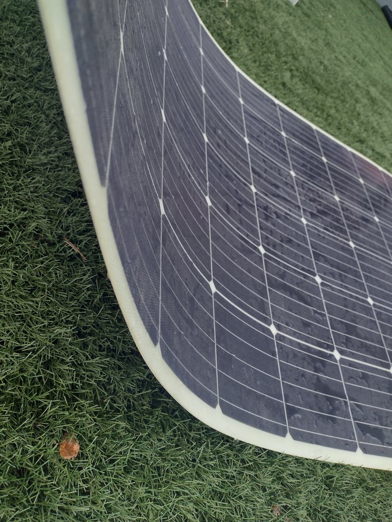 buigbaar zonnepaneel ultralicht gewicht voor daken die niet veel gewicht kunnen dragen