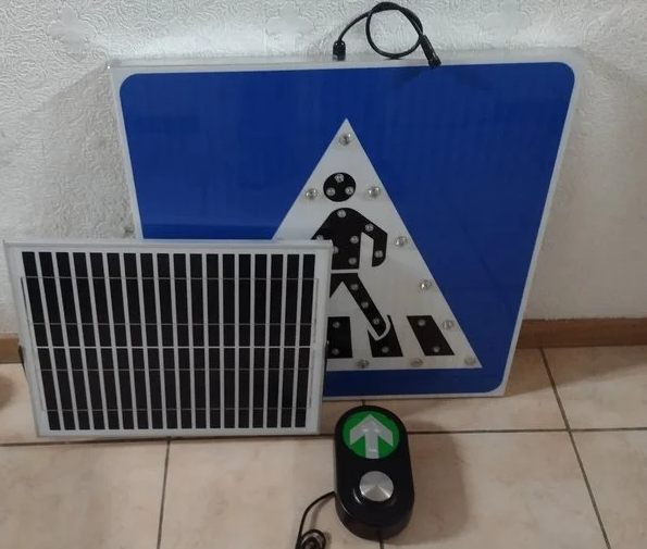 zebrapad verkeersbord voetgangersoversteekplaats