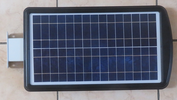 lumiere autonome 12V energie solaire.