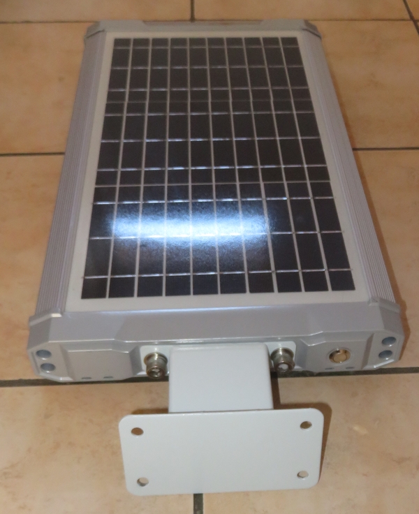Éclairage LED solaire autonome pour parc aucun câblage requis avec kit de montage pour poteau