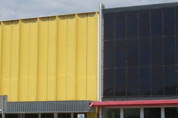 gevelpanelen systeem met zonnepanelen met verticale en horizontale facade toepassing
